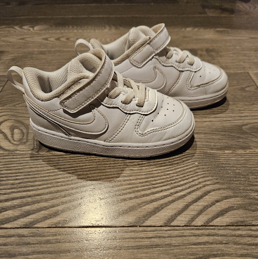 Toddler Nike Court Borough 2 Low Tops size 8C!